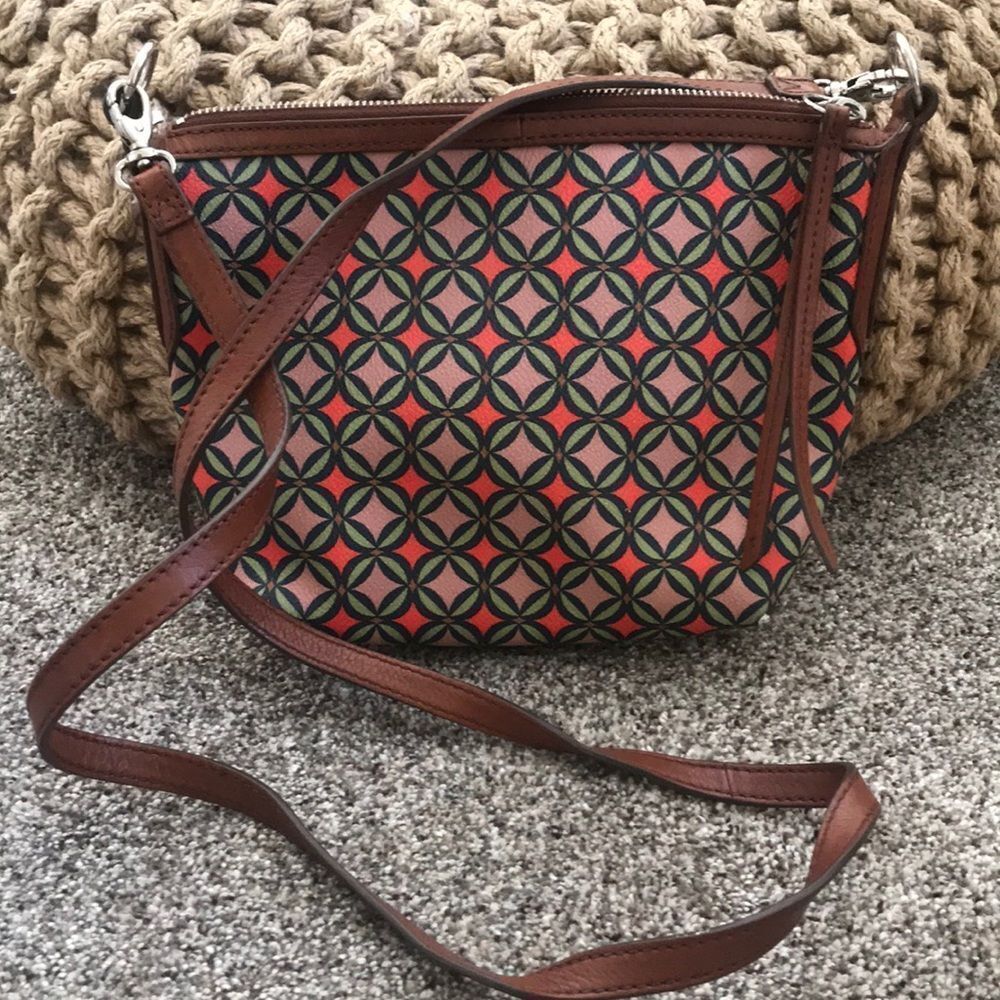 VINTAGE FOSSIL SYDNEY GEOMETRIC PRINT ORGANIZER CROSSBODY BAG RED GREEN TAN GUC